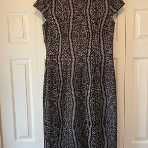 Elegant Black and Tan Patterned Midi Dress